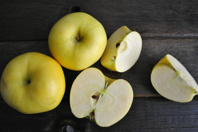 aurora-apples