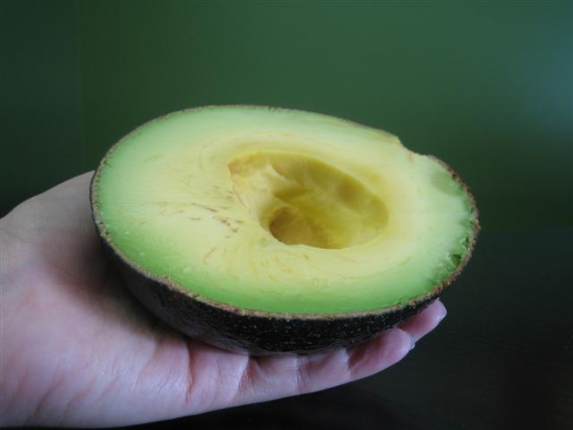 nimlioh-avocado-half