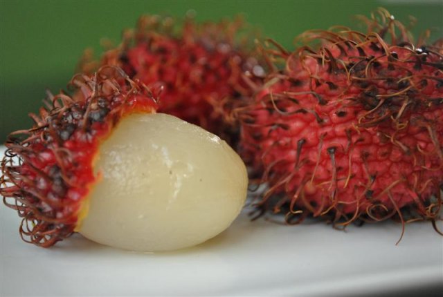 rambutans-peeled